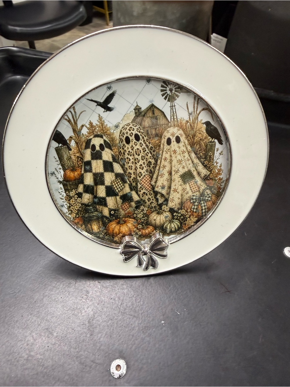 New three ghost picture frame, 4 x 4